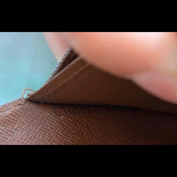 Bundle Authentic LV wallet - Picture 5 of 8